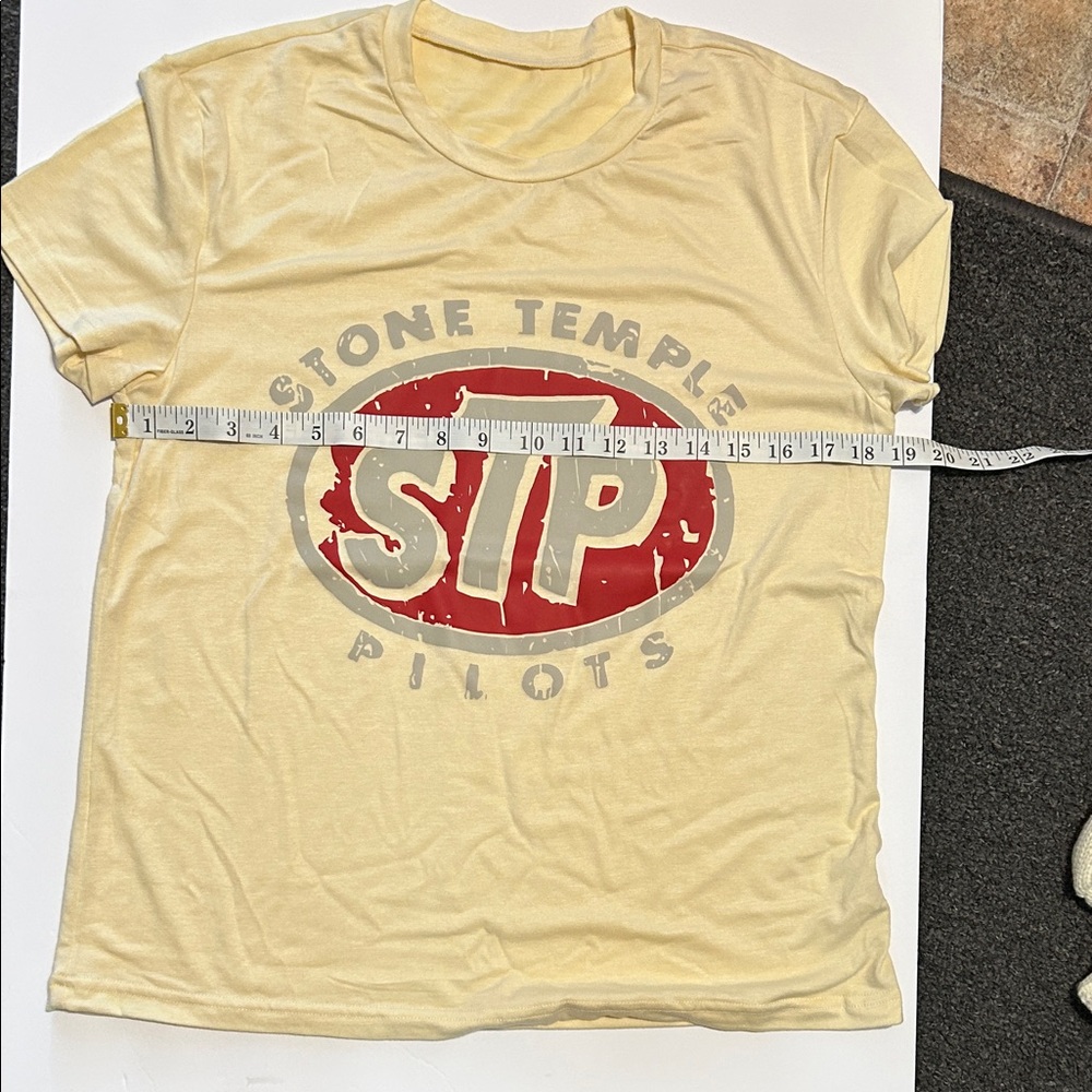 Stone Temple Pilots Graphic T-Shirt - Picture 2 of 2